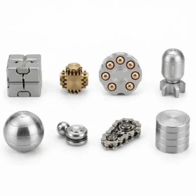 Set da 8 - Collezione di Fidget e Giochi Cinetici Metallici da Scrivania
